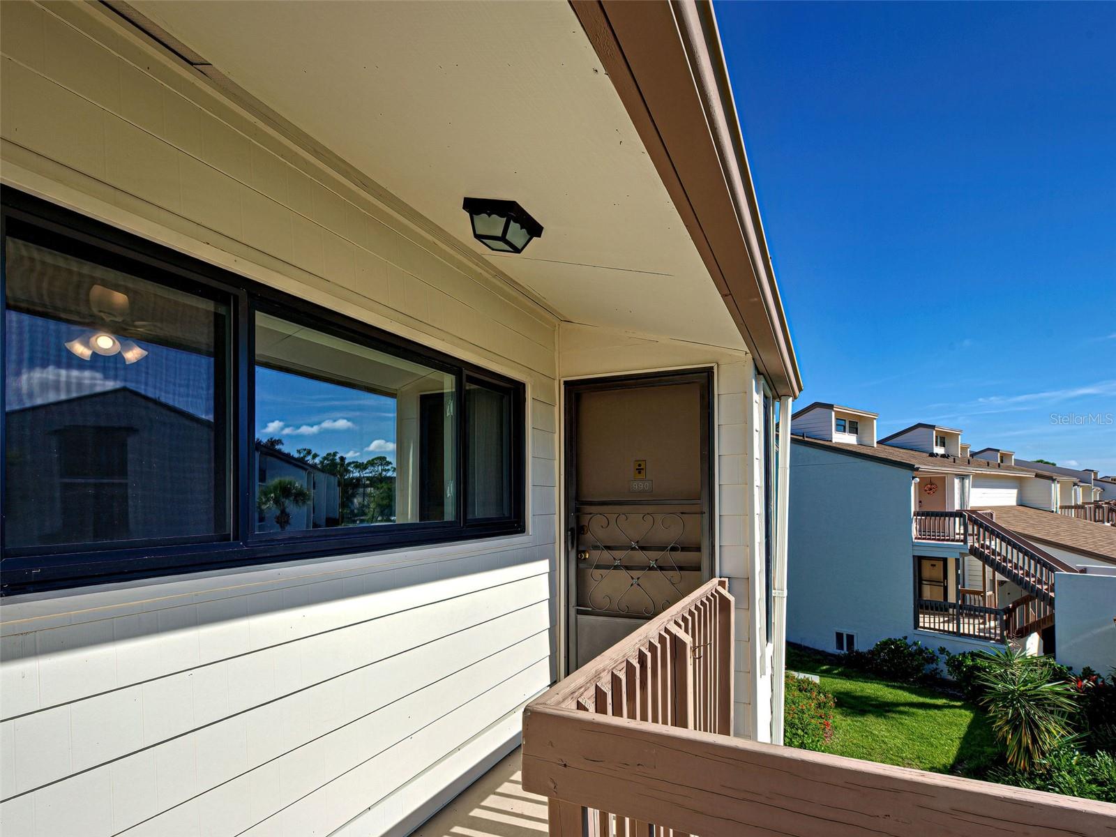 Image 7 of 75 For 990 Bird Bay Way 258