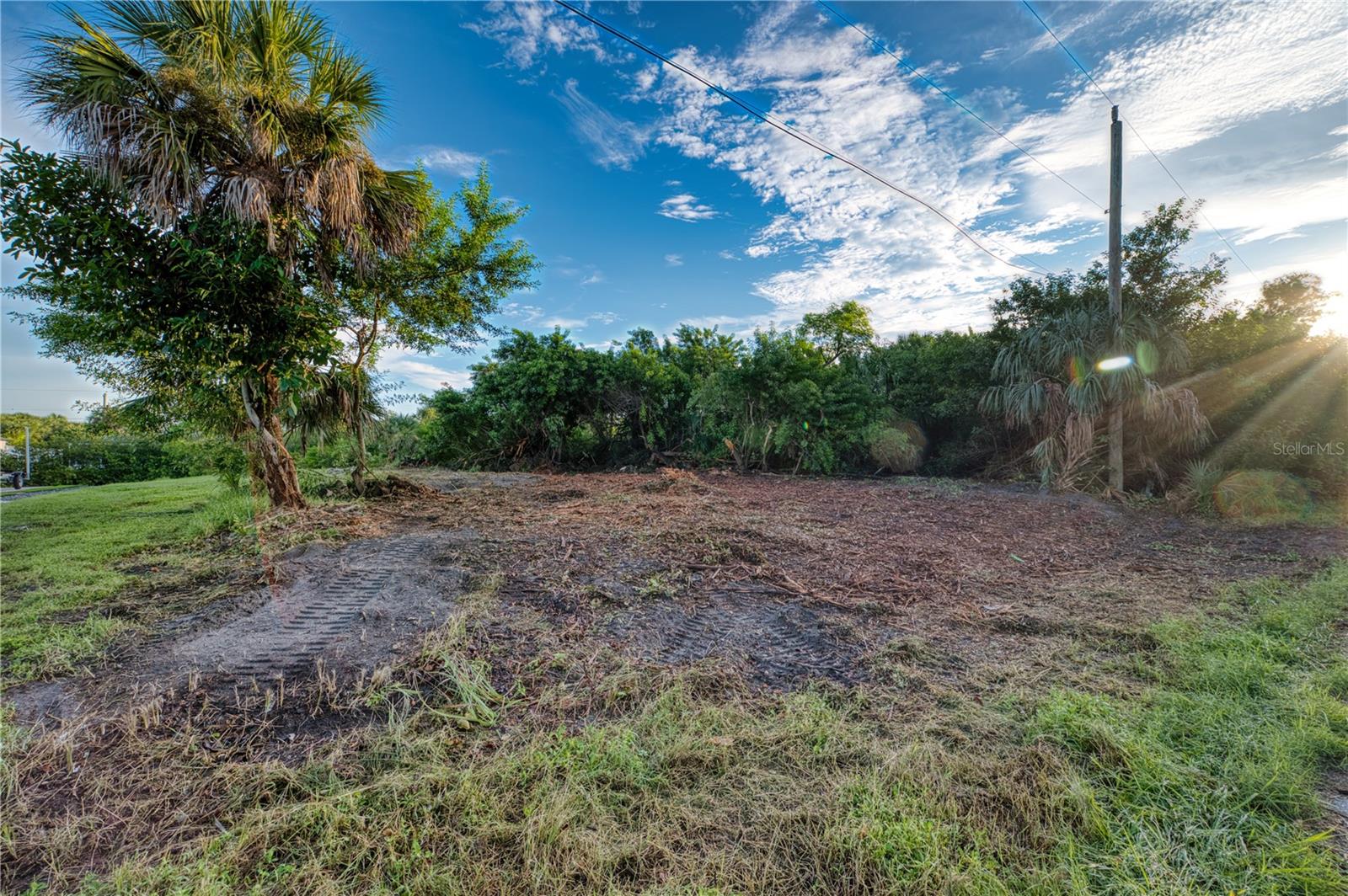 Image 12 of 20 For 18522 Ayrshire Circle