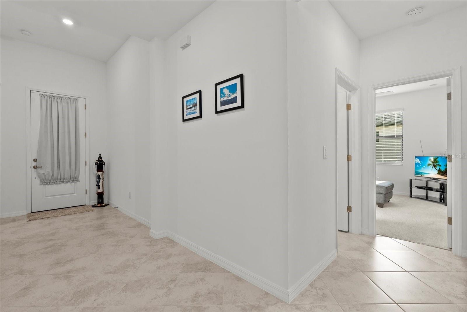 Image 4 of 38 For 15921 Honeysuckle Street