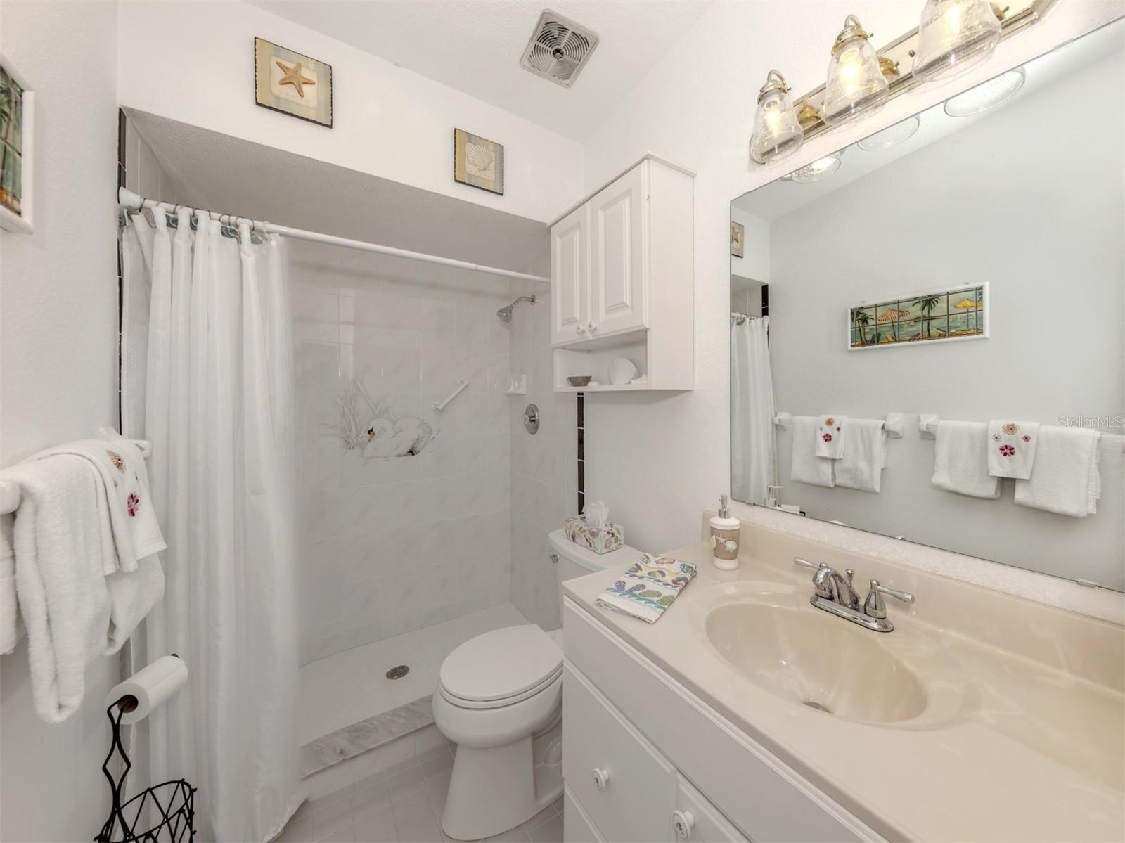 Image 17 of 41 For 2500 Aquilos Court