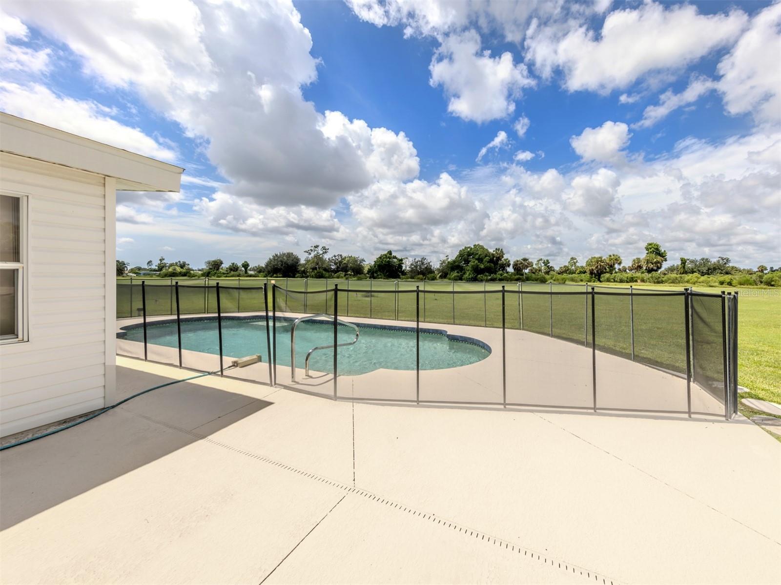 Image 24 of 41 For 2500 Aquilos Court