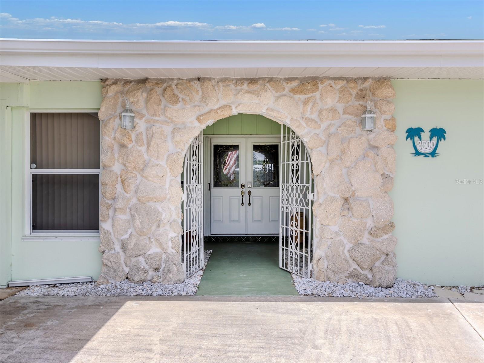 Image 4 of 41 For 2500 Aquilos Court