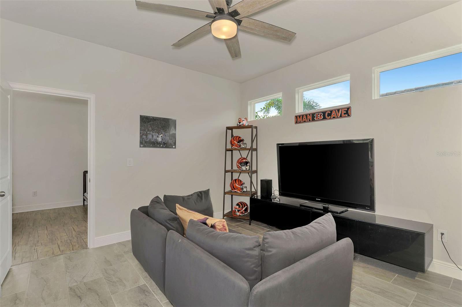 Image 36 of 100 For 20237 Bandera Place