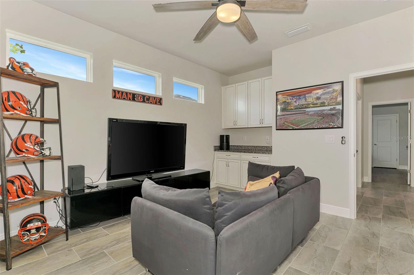 Image 37 of 100 For 20237 Bandera Place