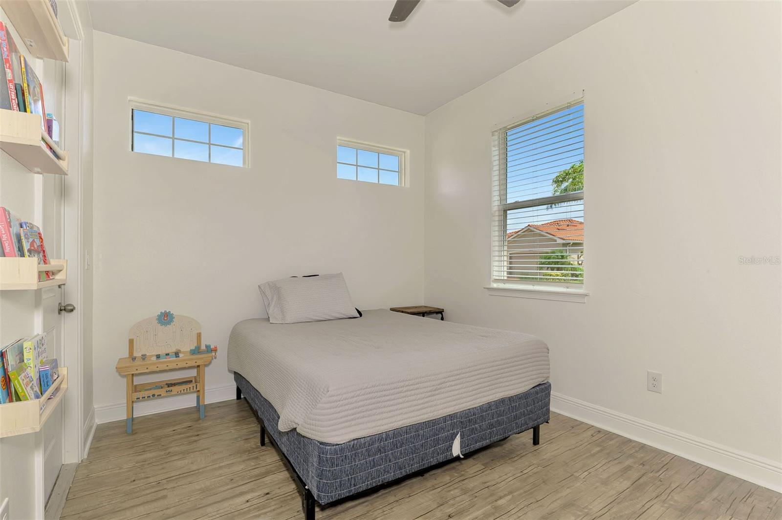 Image 39 of 100 For 20237 Bandera Place