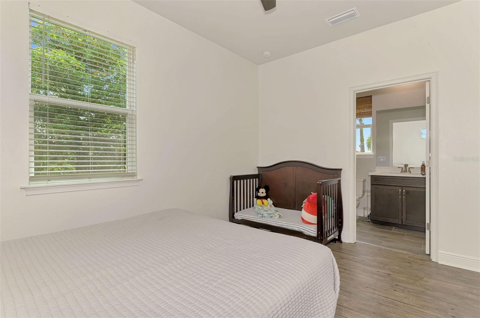 Image 40 of 100 For 20237 Bandera Place