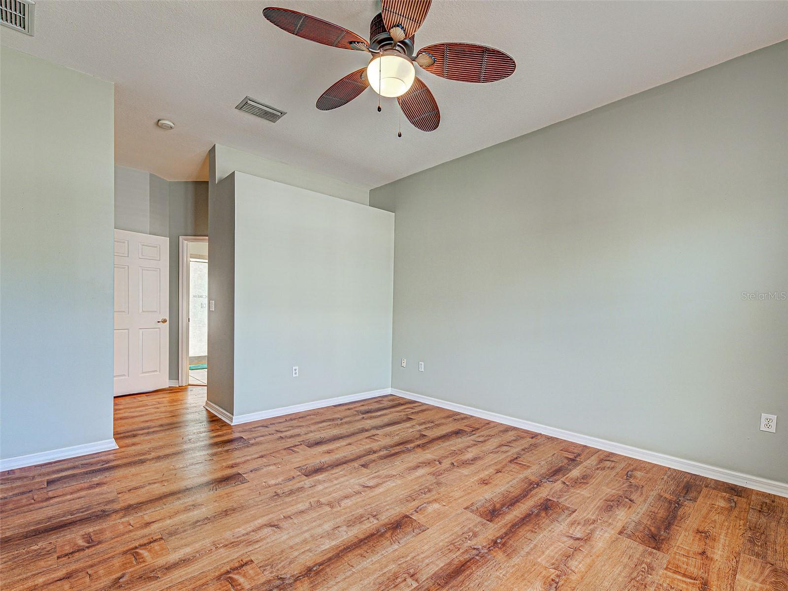 Image 21 of 41 For 1801 Highland Road