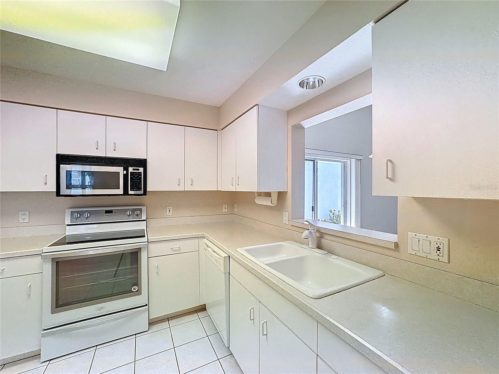 Image 17 of 43 For 677 Ironwood Circle 104