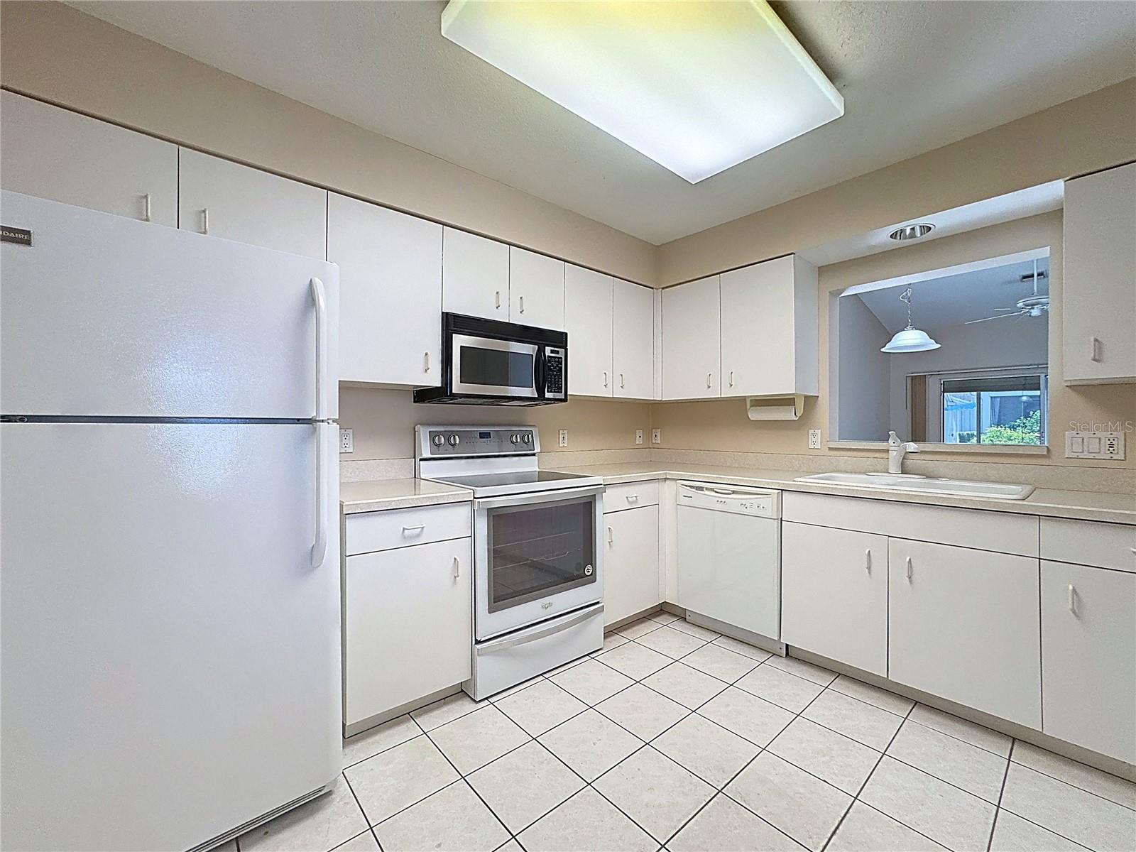 Image 18 of 43 For 677 Ironwood Circle 104