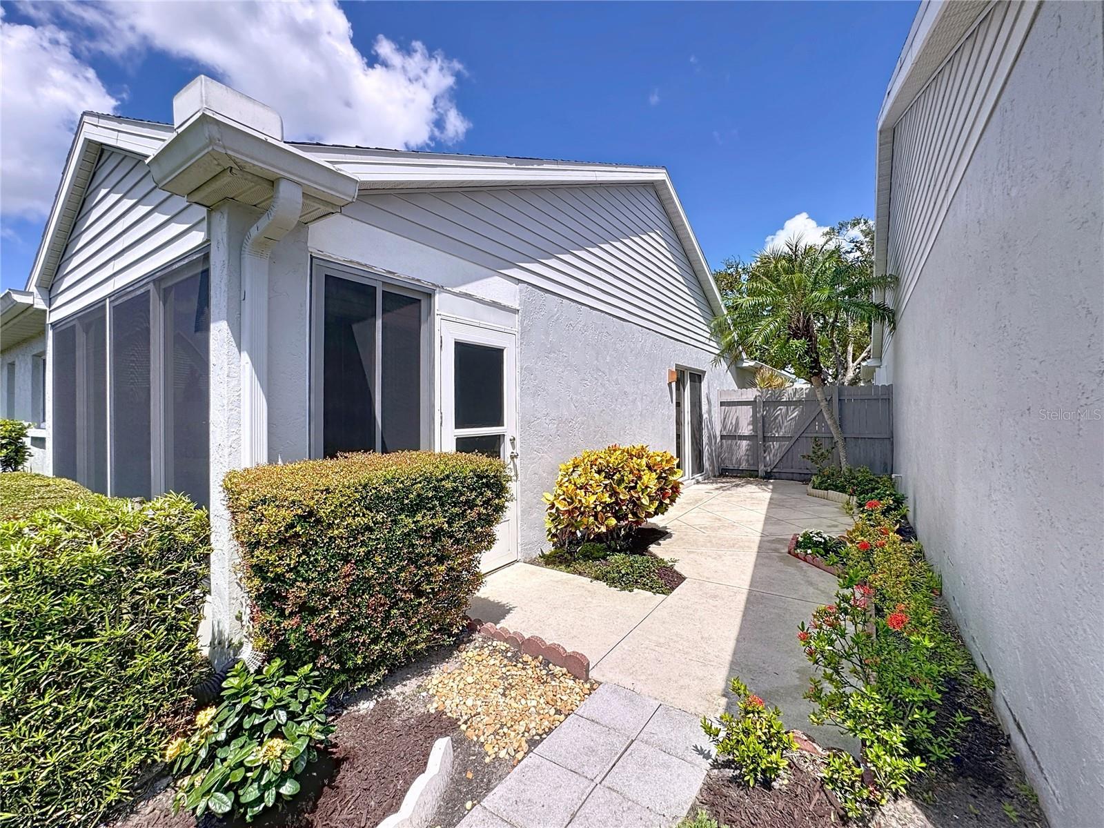 Image 31 of 43 For 677 Ironwood Circle 104