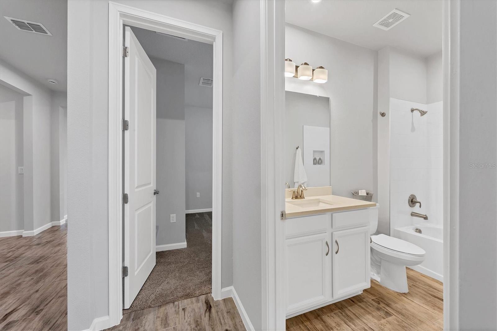 Image 11 of 73 For 17953 Grand Prosperity Drive