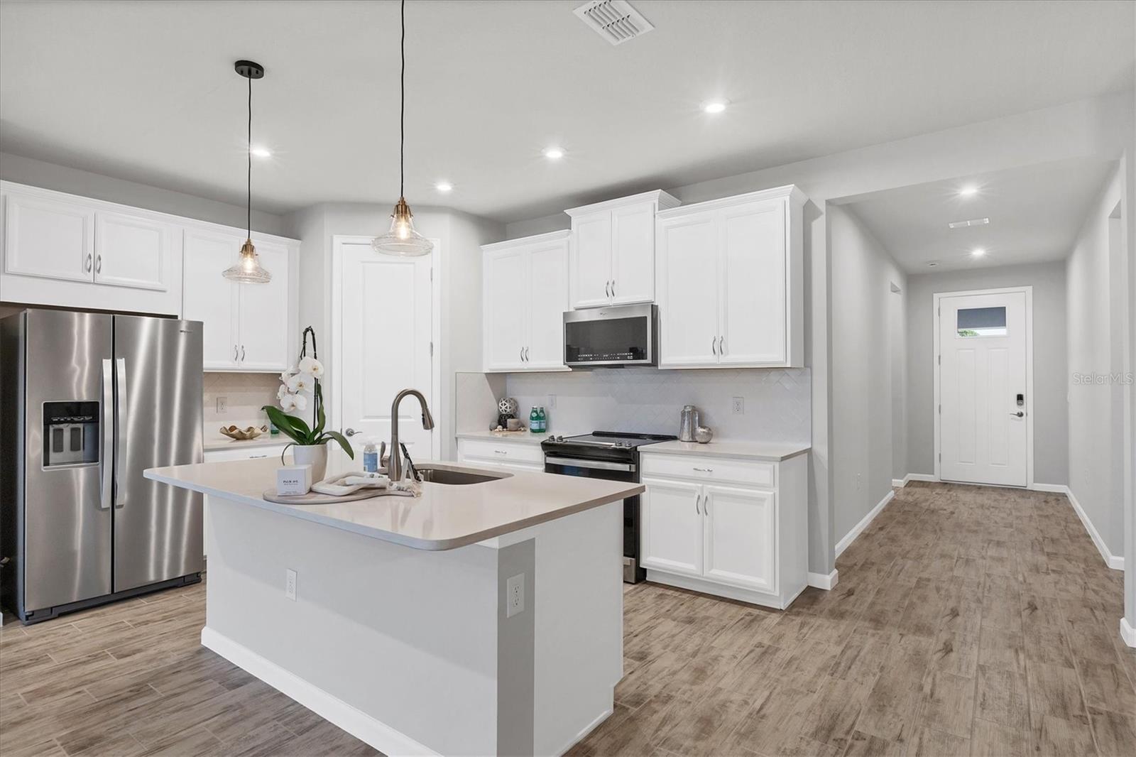 Image 18 of 73 For 17953 Grand Prosperity Drive