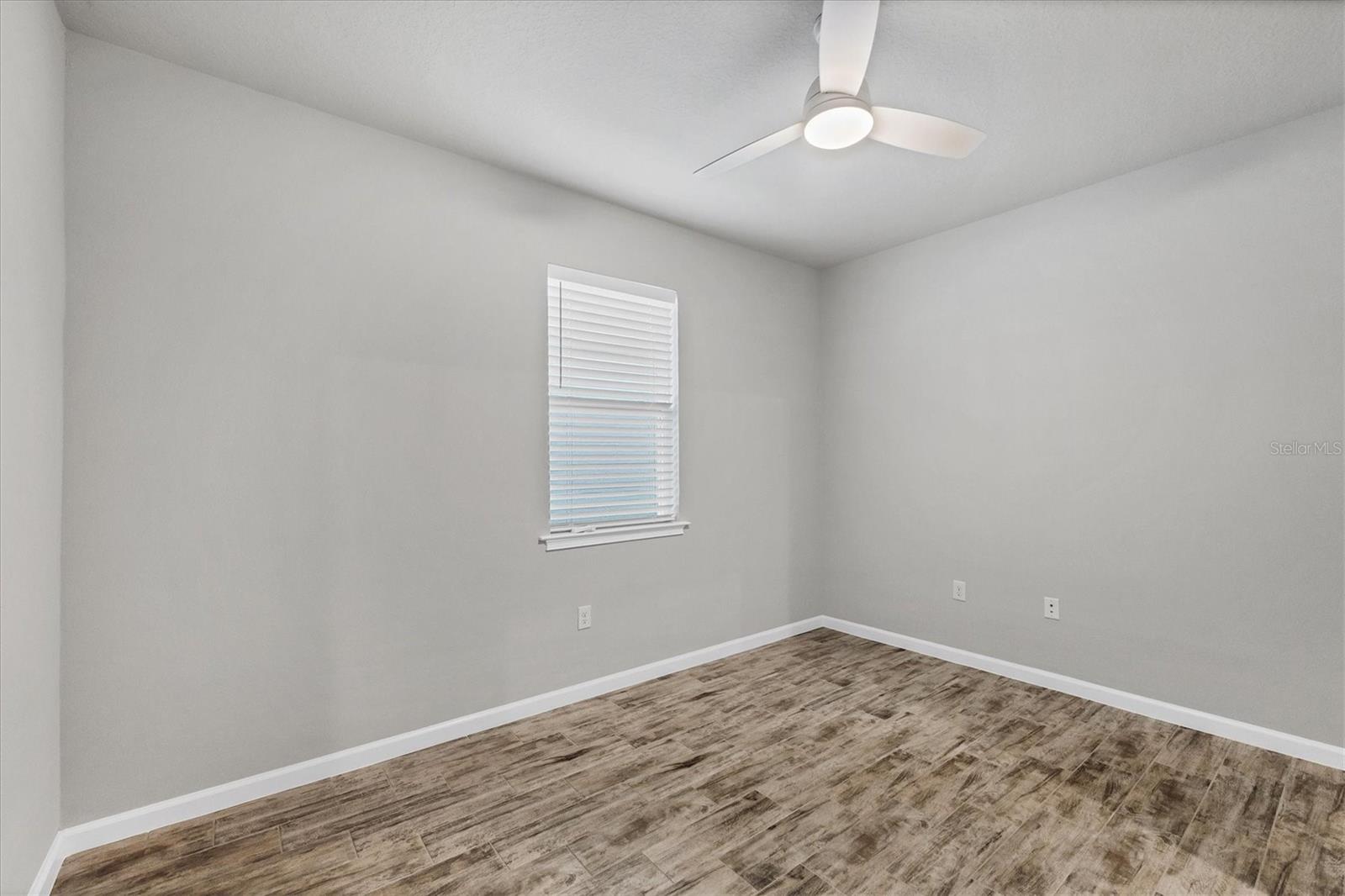 Image 32 of 73 For 17953 Grand Prosperity Drive