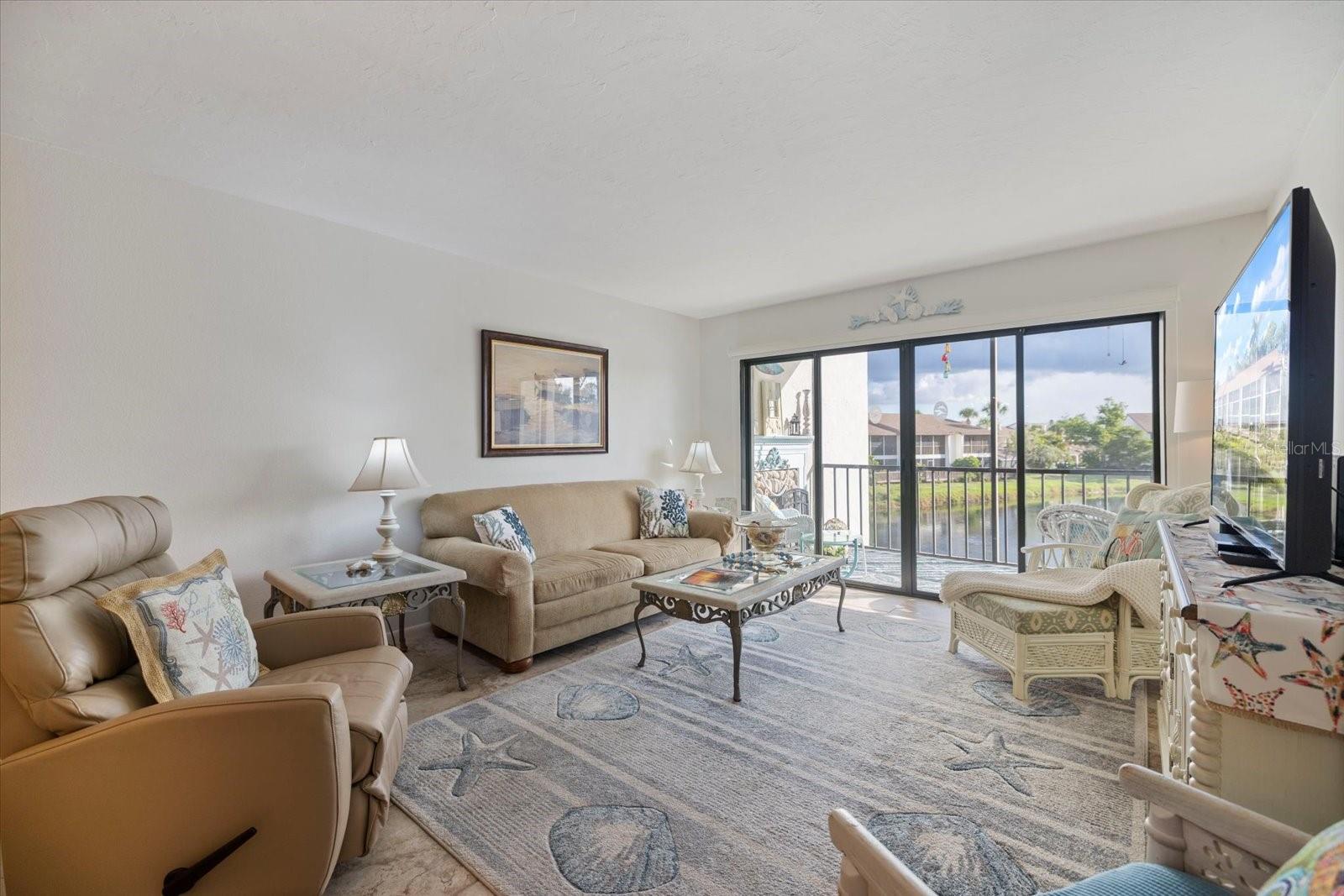 Image 13 of 43 For 1176 Bird Bay Way 207