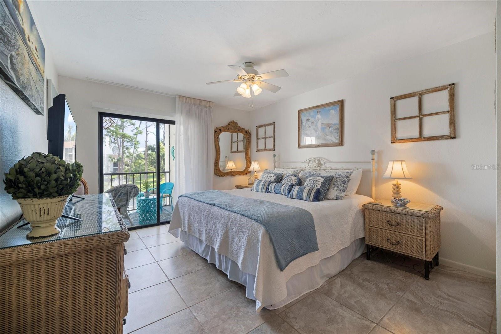 Image 21 of 43 For 1176 Bird Bay Way 207