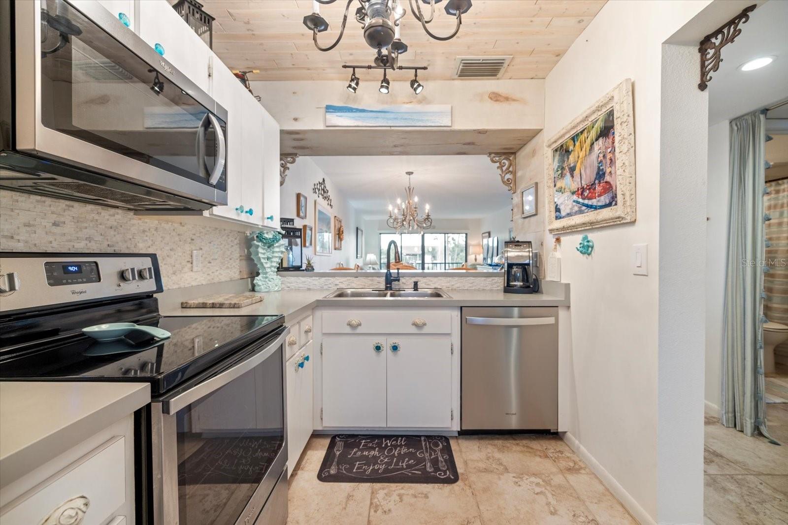 Image 8 of 43 For 1176 Bird Bay Way 207