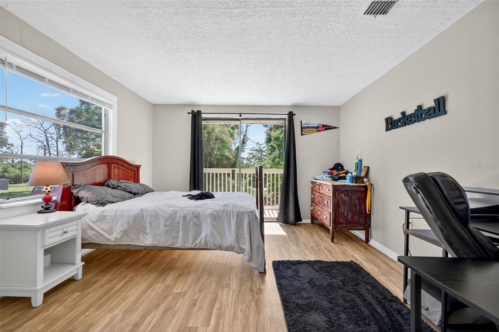 Image 26 of 35 For 5075 Lemon Bay Drive