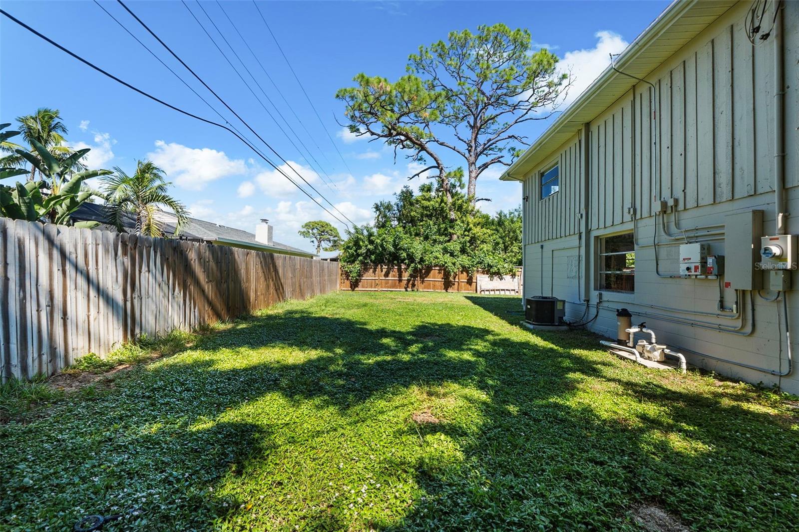 Image 32 of 35 For 5075 Lemon Bay Drive