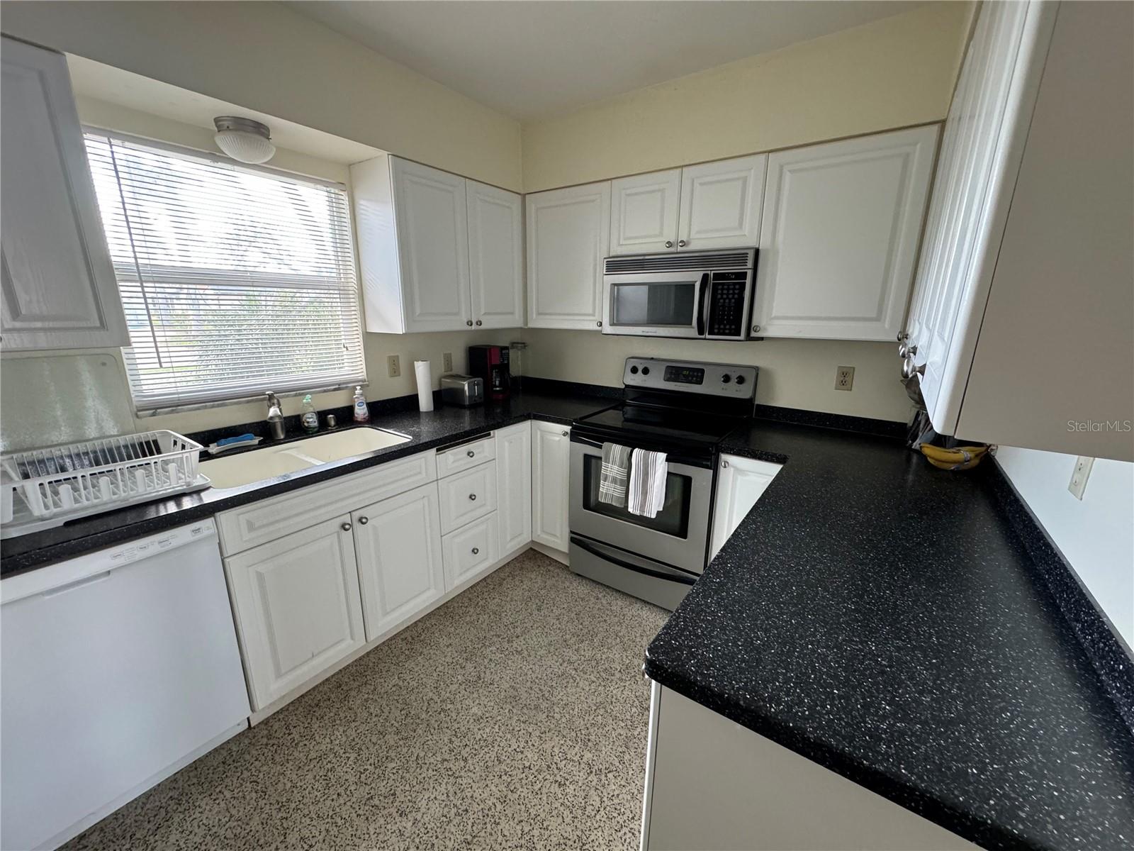 Image 10 of 22 For 1775 Valencia Drive