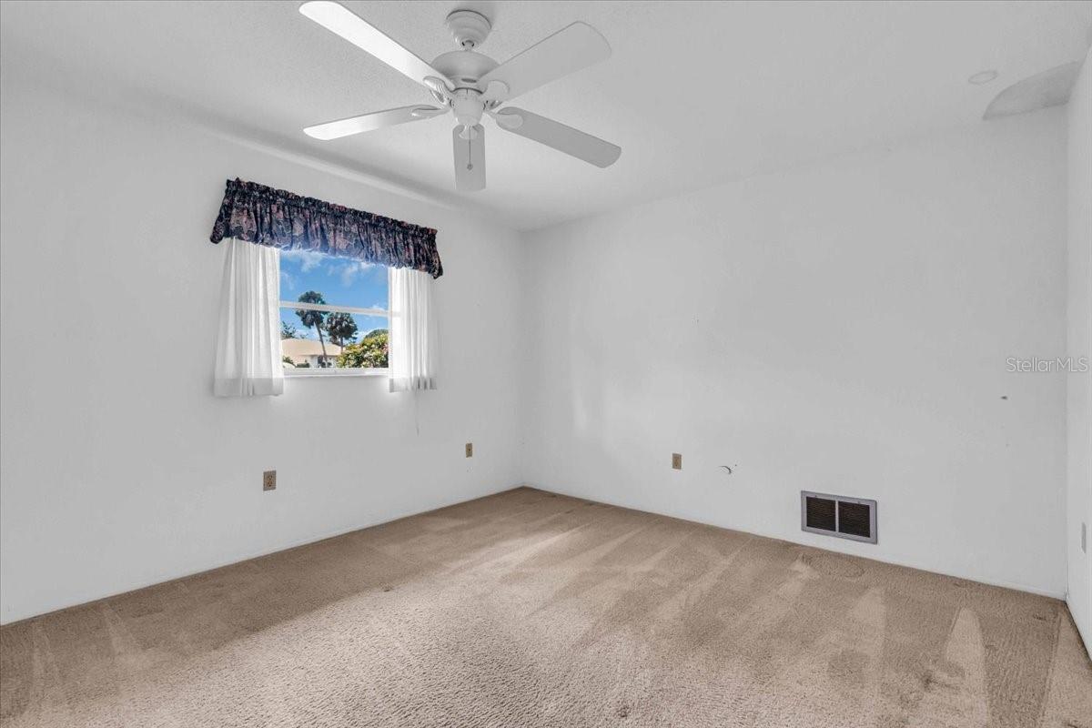 Image 20 of 45 For 468 Laurencin Drive