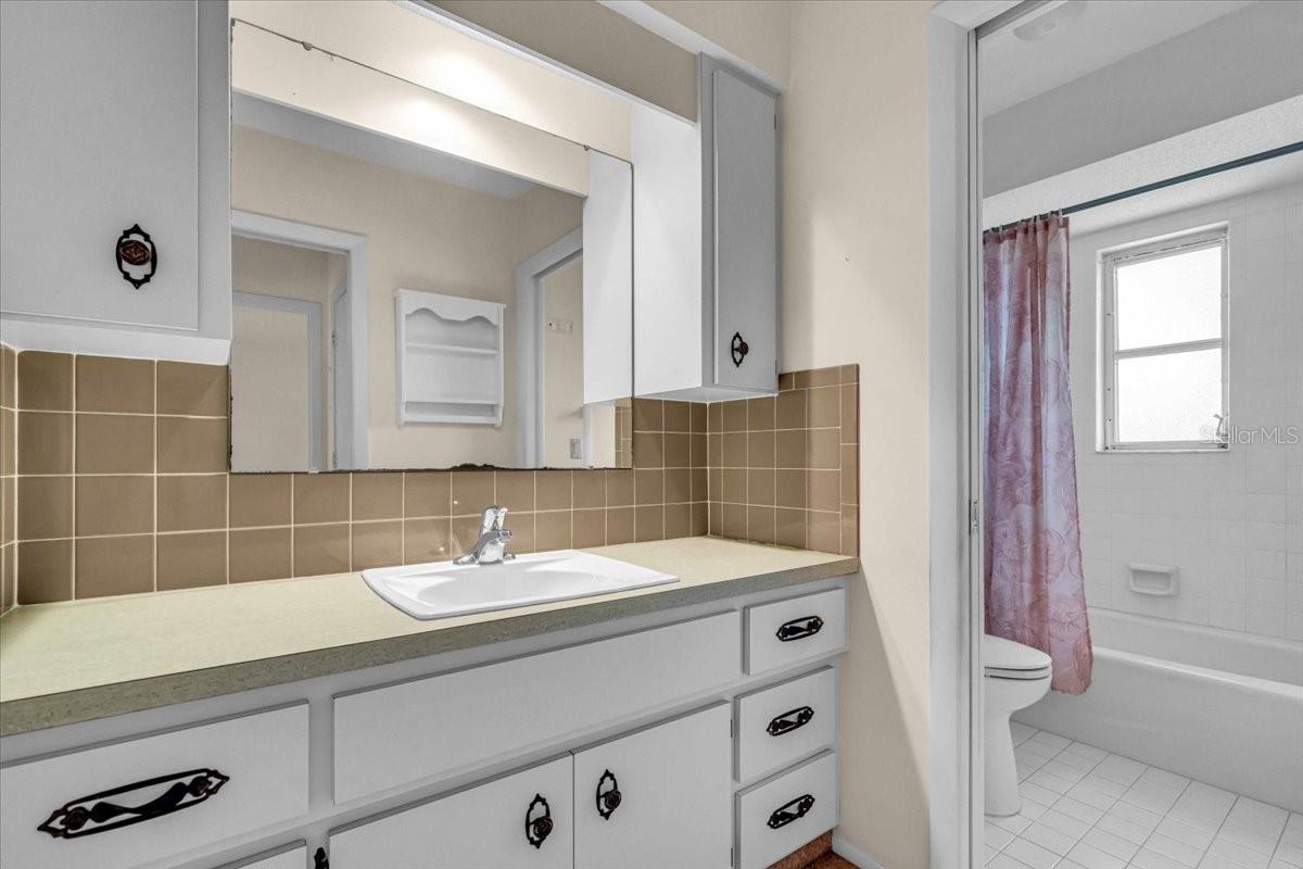 Image 22 of 45 For 468 Laurencin Drive