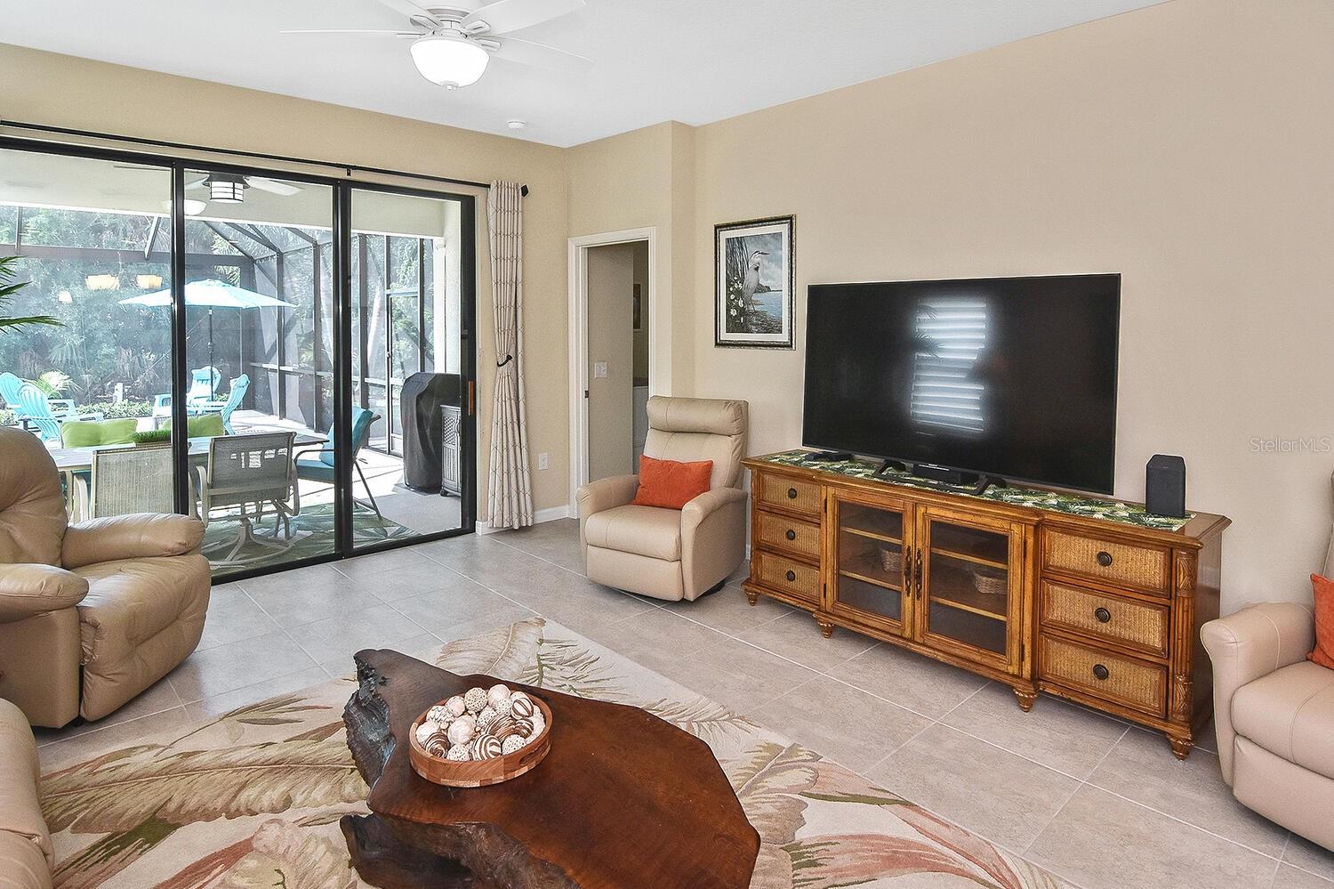 Image 12 of 70 For 268 Livorno Way
