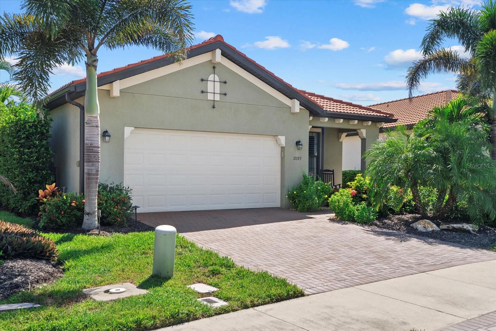 Details for 10189 Fiddlewood Drive, VENICE, FL 34293