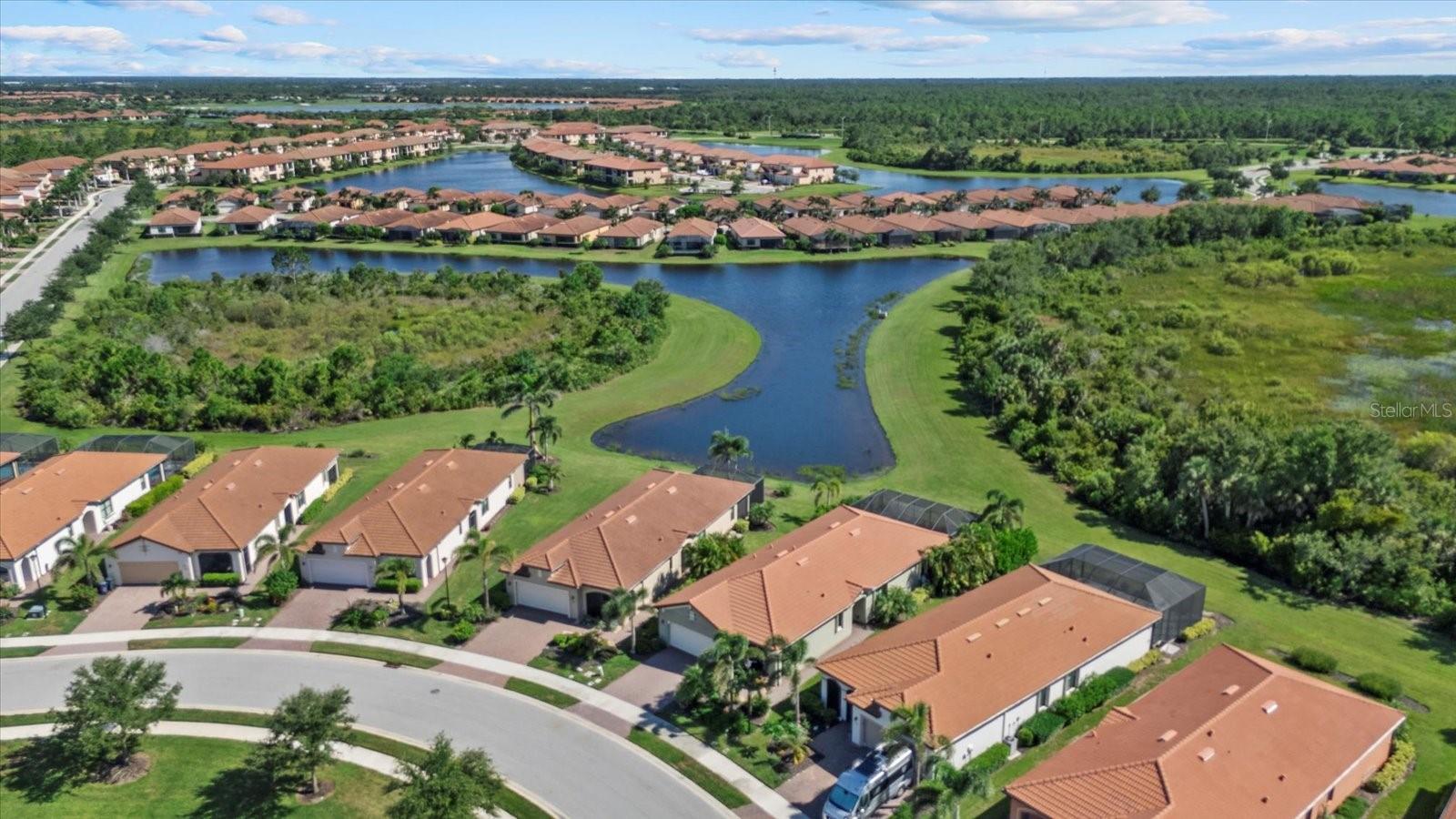 Image 39 of 68 For 10189 Fiddlewood Drive