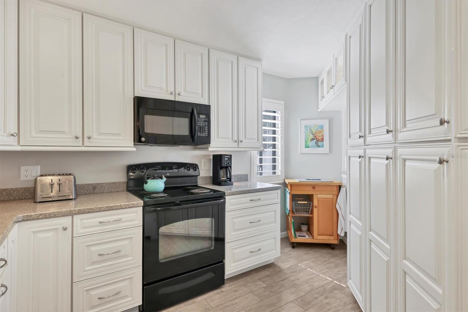 Image 10 of 42 For 822 Capri Isles Boulevard 210