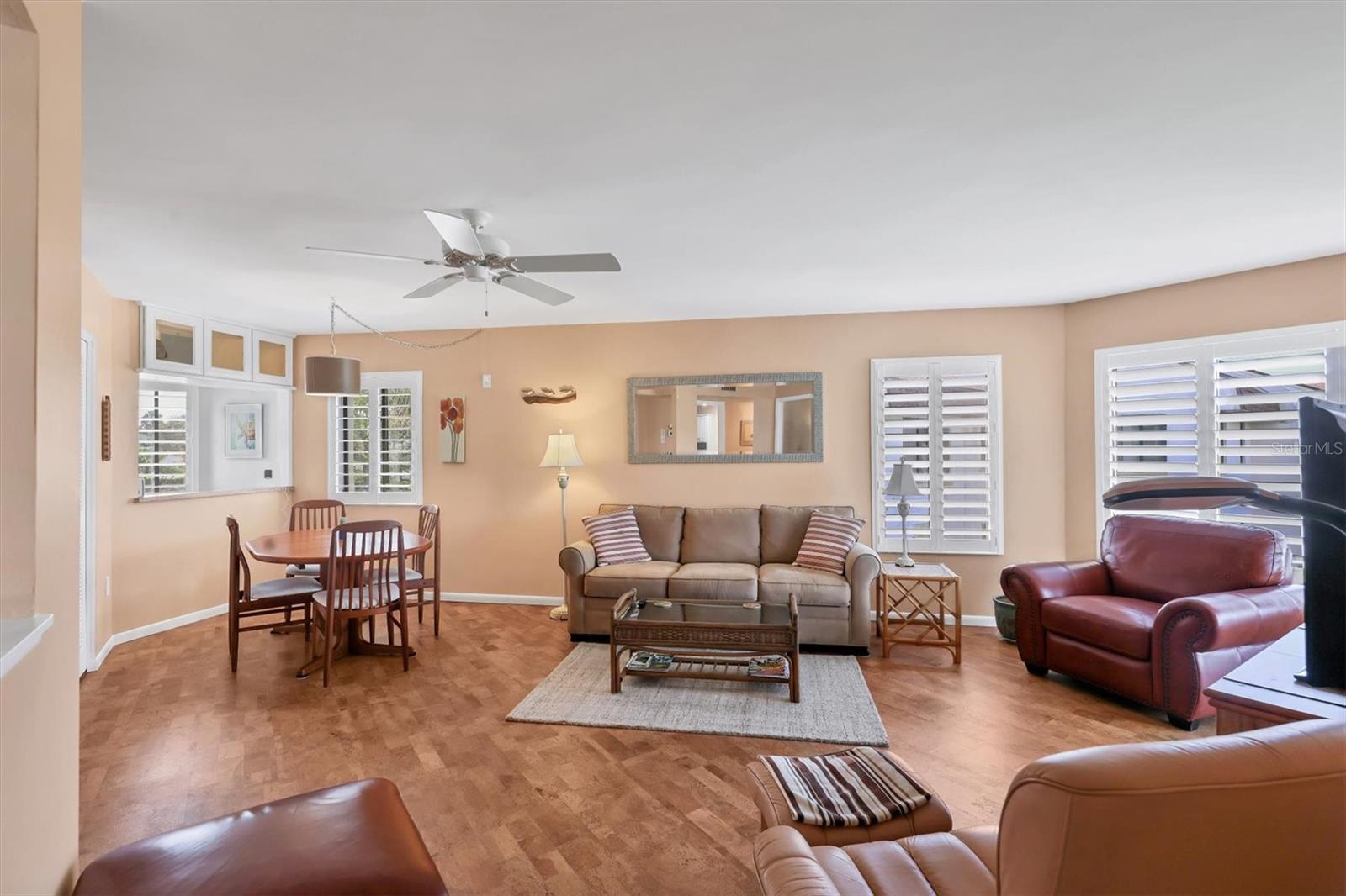 Image 16 of 42 For 822 Capri Isles Boulevard 210