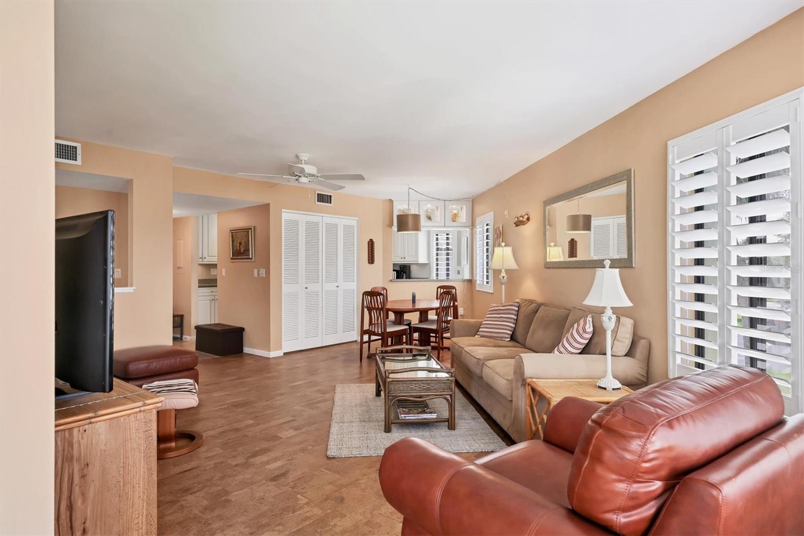 Image 17 of 42 For 822 Capri Isles Boulevard 210