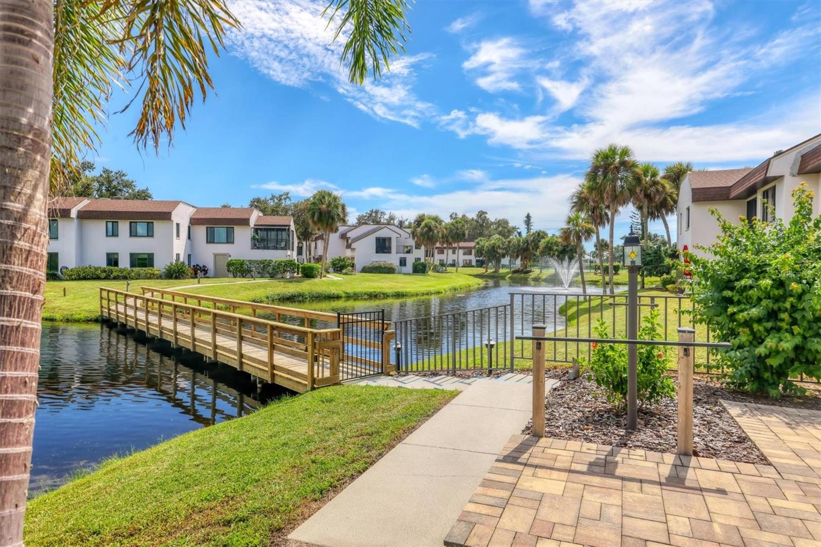 Image 30 of 42 For 822 Capri Isles Boulevard 210