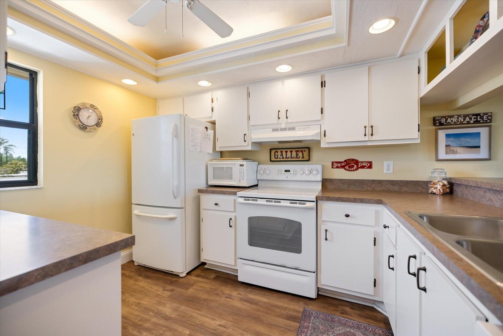 Image 12 of 23 For 726 Bird Bay Drive W 153