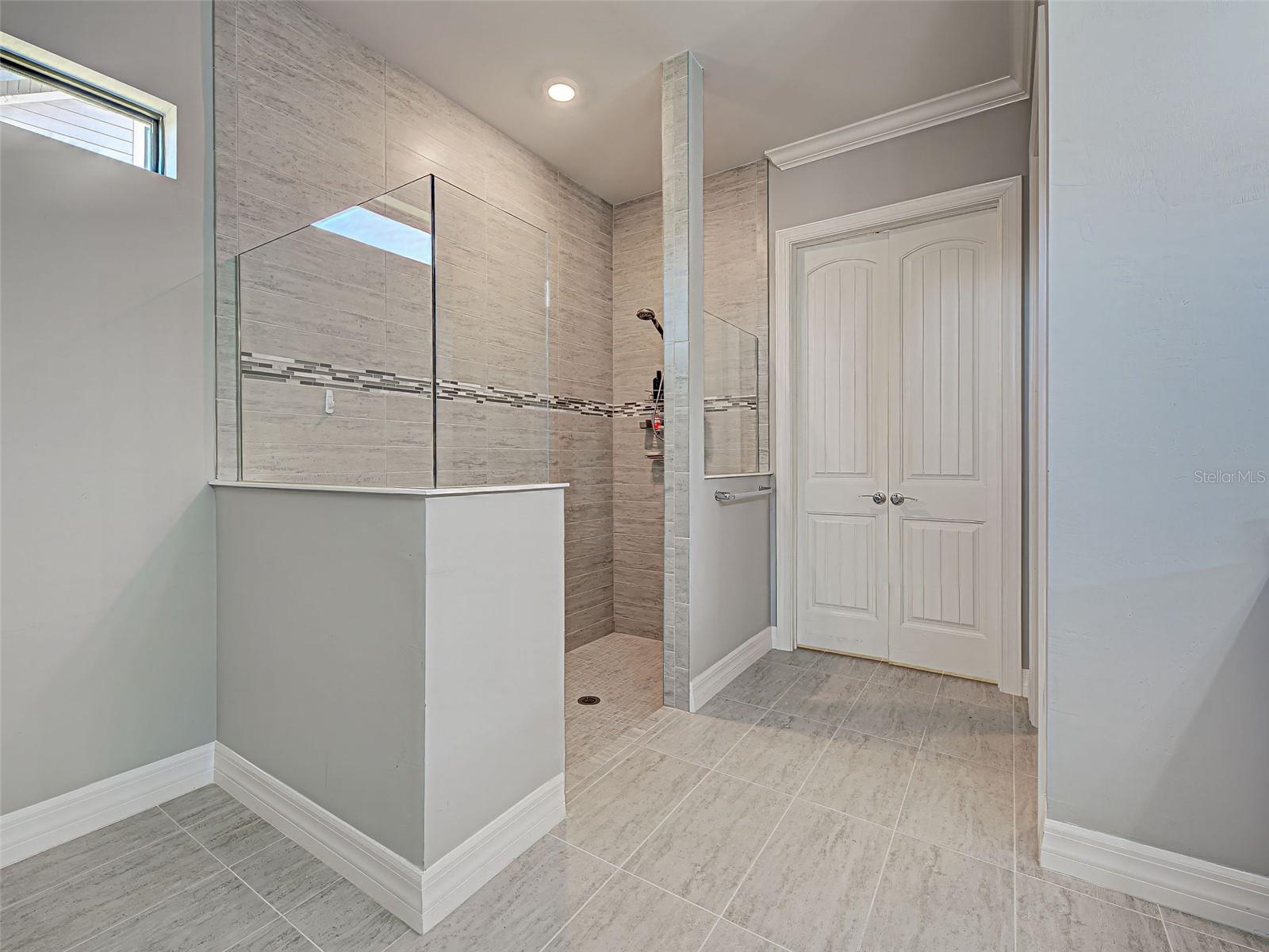 Image 39 of 90 For 13374 Verandi Street
