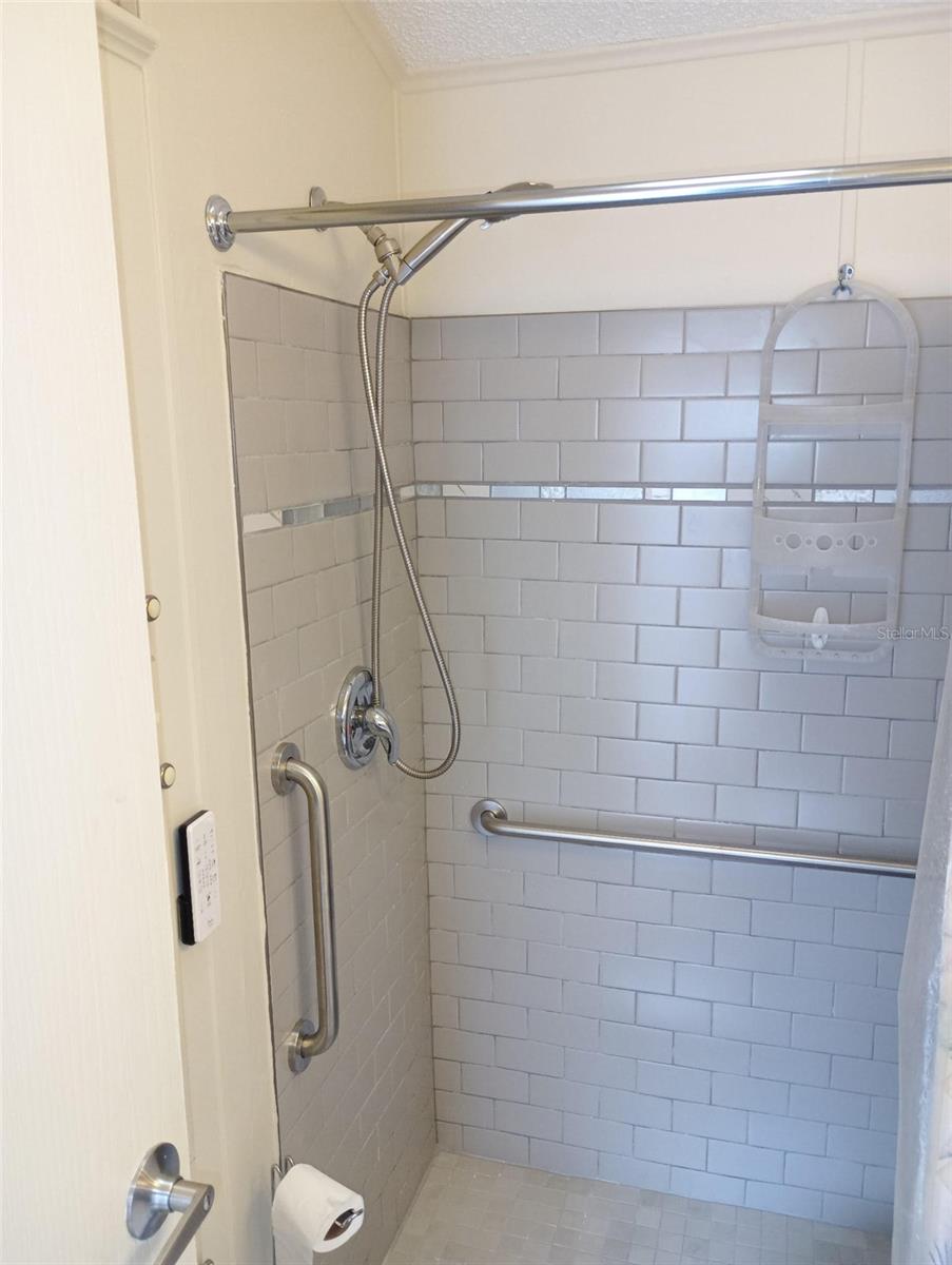 Image 10 of 22 For 1674 University Parkway 76