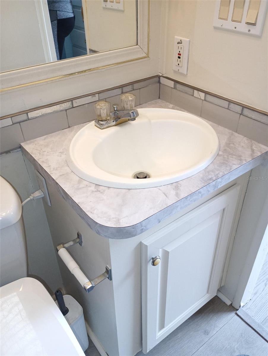 Image 9 of 22 For 1674 University Parkway 76