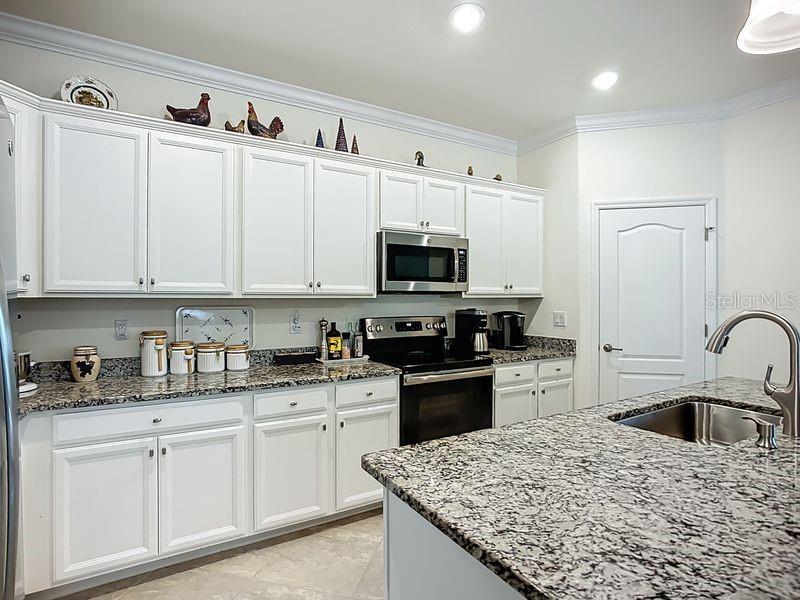 Image 15 of 41 For 9824 Hilltop Drive
