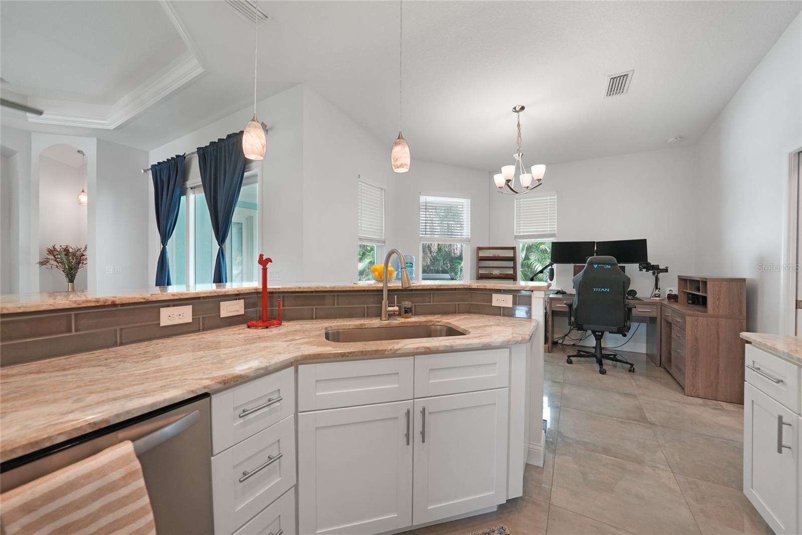 Image 10 of 42 For 3300 Salford Boulevard