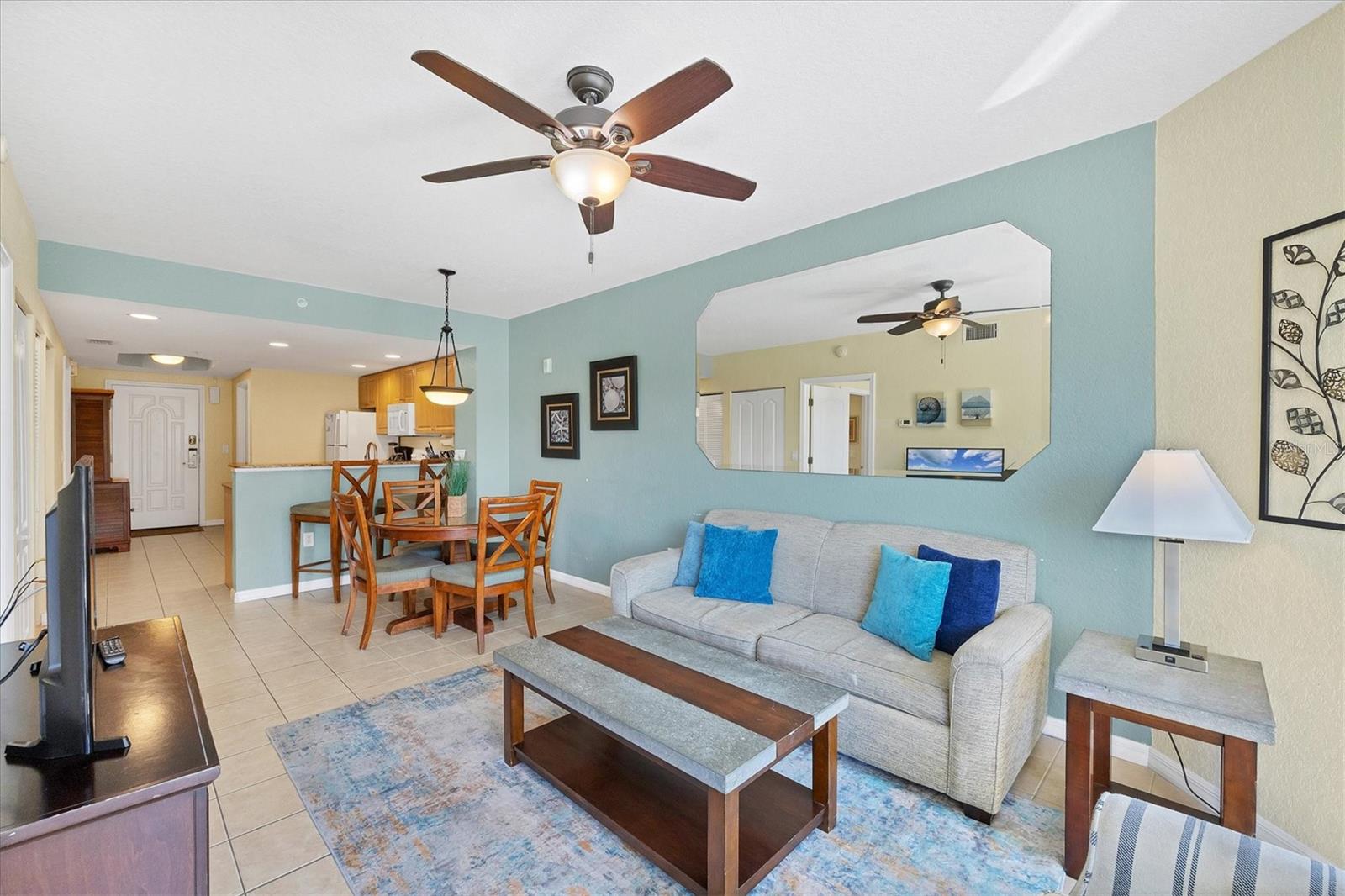 Image 11 of 64 For 12000 Gulf Boulevard 207s
