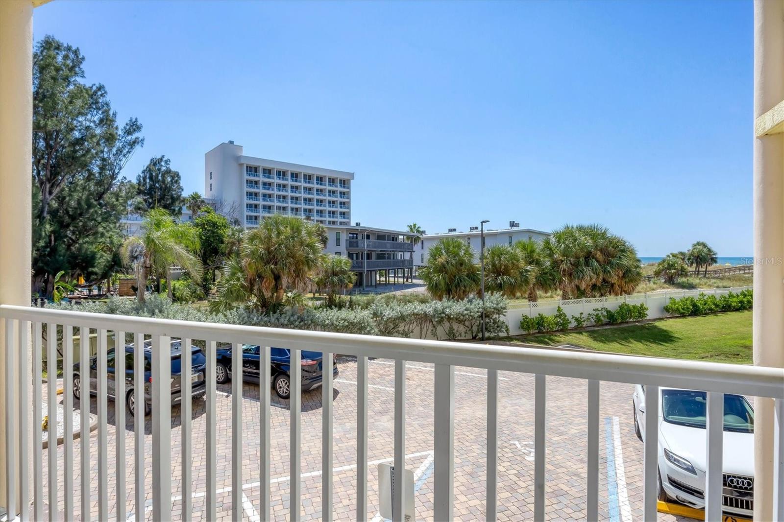 Image 31 of 64 For 12000 Gulf Boulevard 207s