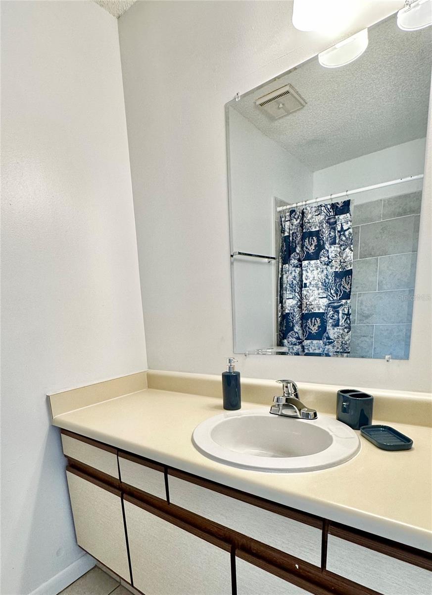 Image 34 of 52 For 1531 Placida Road 203