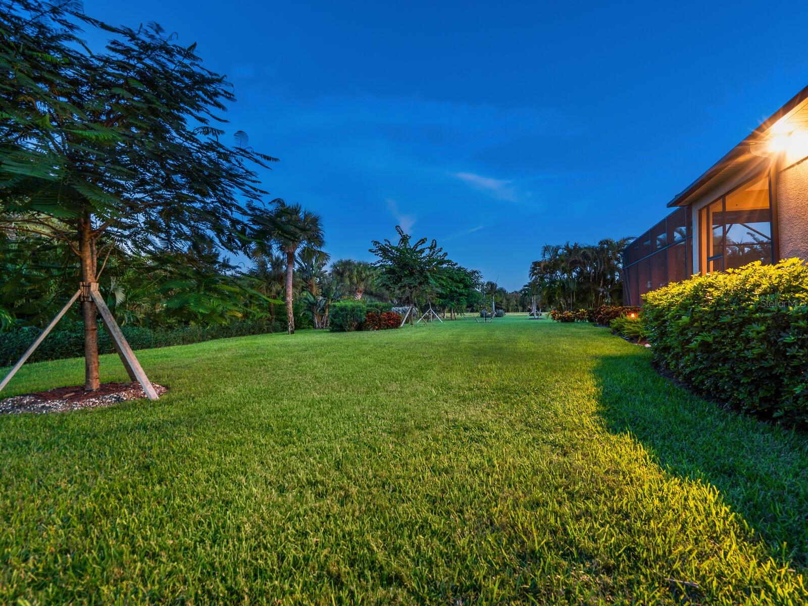 Image 41 of 57 For 10990 Pentas Royale Court