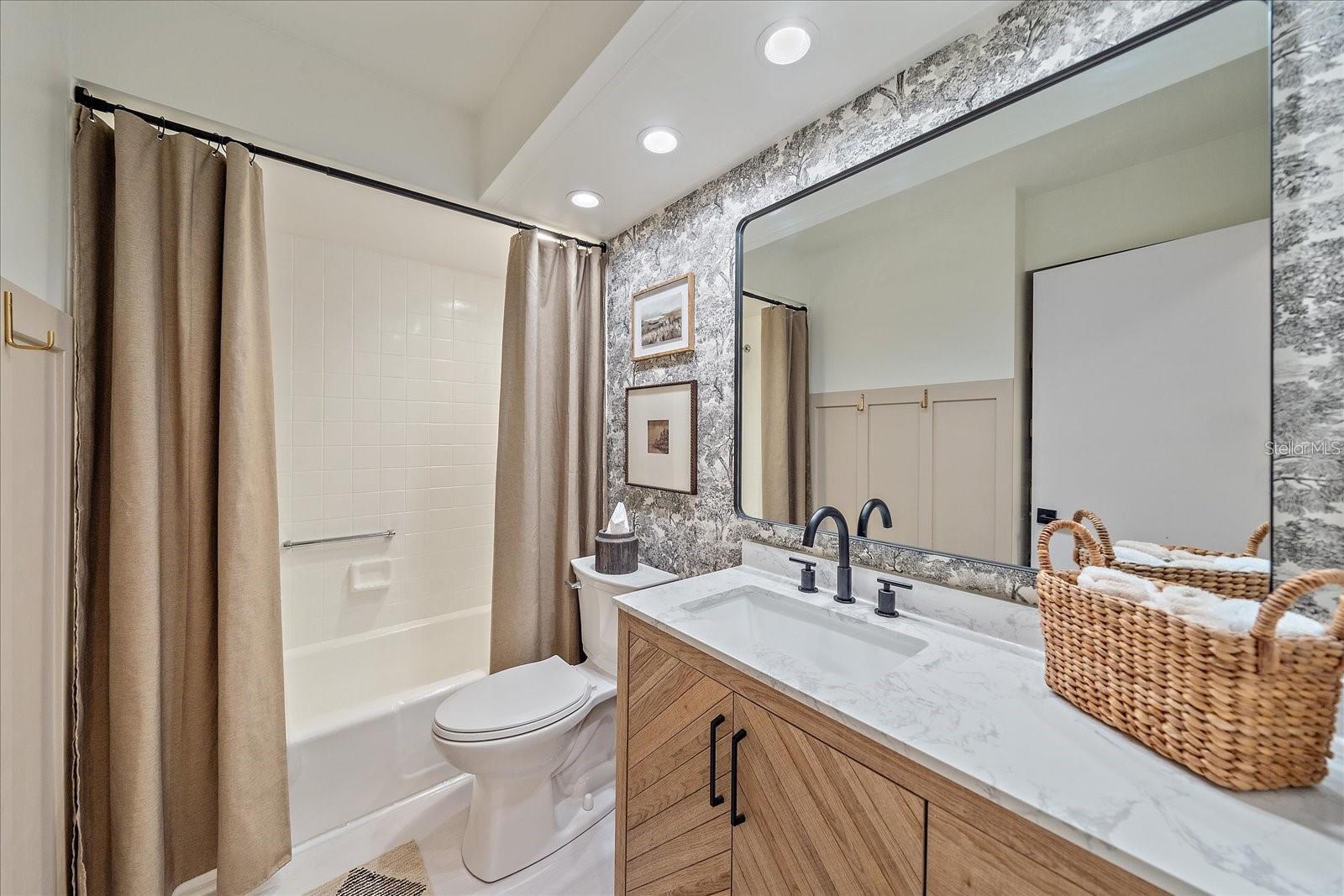 Image 17 of 21 For 1211 Capri Isles Boulevard 6