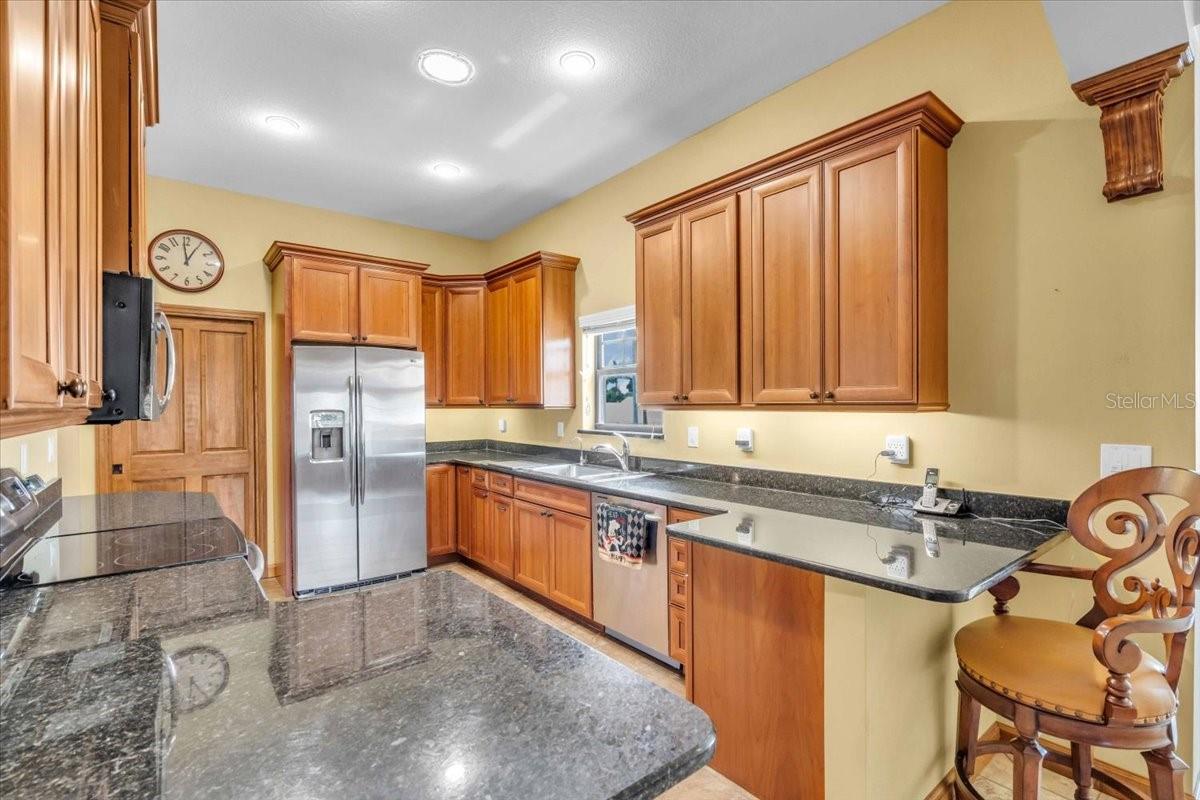 Image 13 of 67 For 302 Colonia Lane W