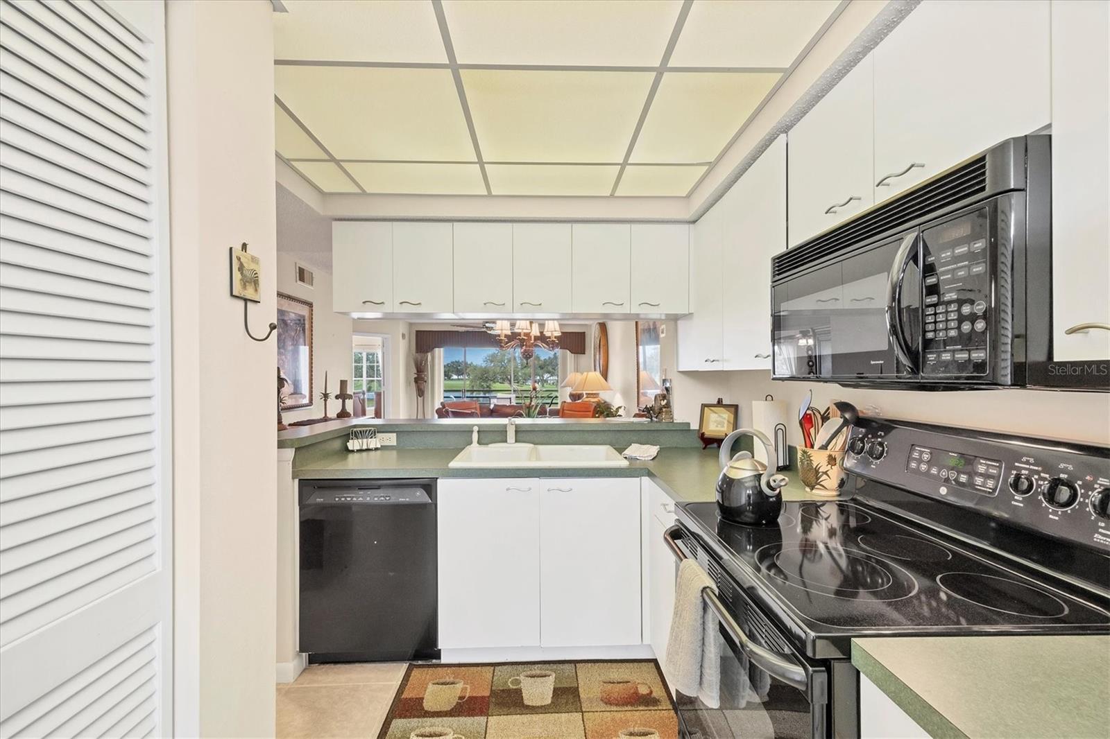 Image 21 of 66 For 823 Wexford Boulevard 823