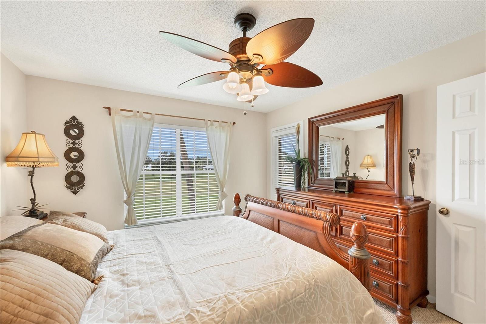 Image 25 of 66 For 823 Wexford Boulevard 823