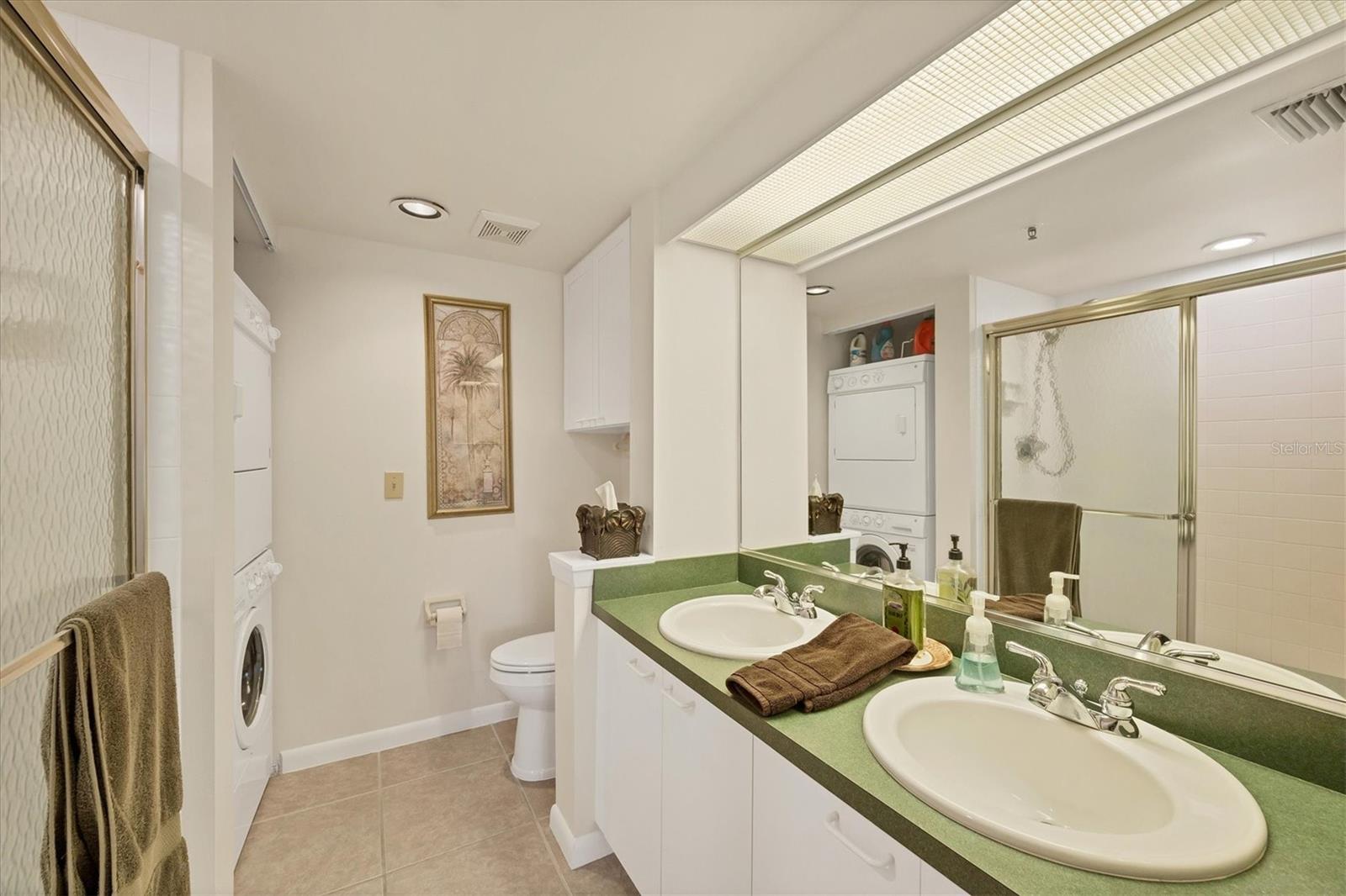 Image 28 of 66 For 823 Wexford Boulevard 823