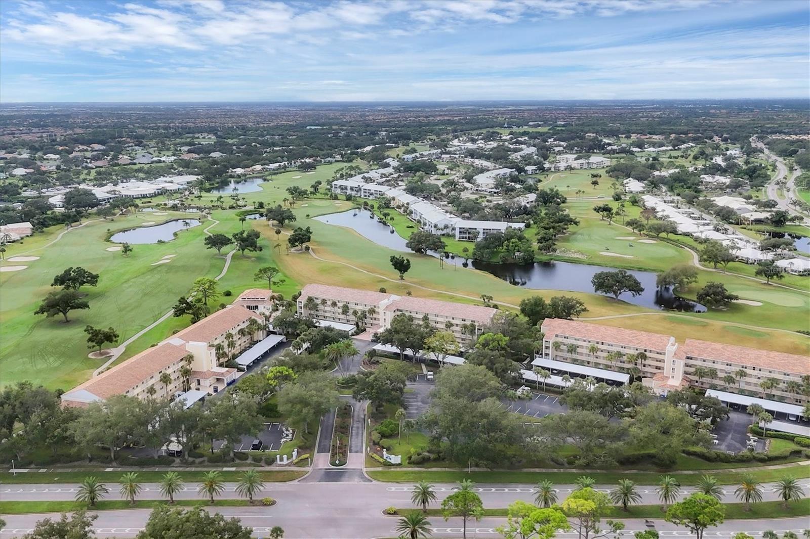 Image 3 of 66 For 823 Wexford Boulevard 823