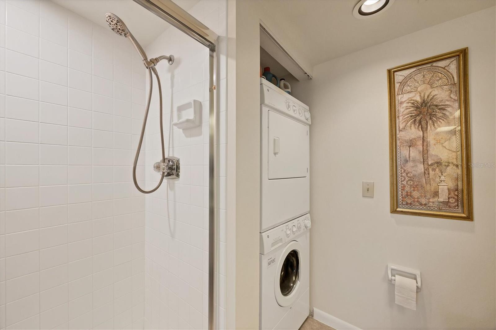 Image 33 of 66 For 823 Wexford Boulevard 823