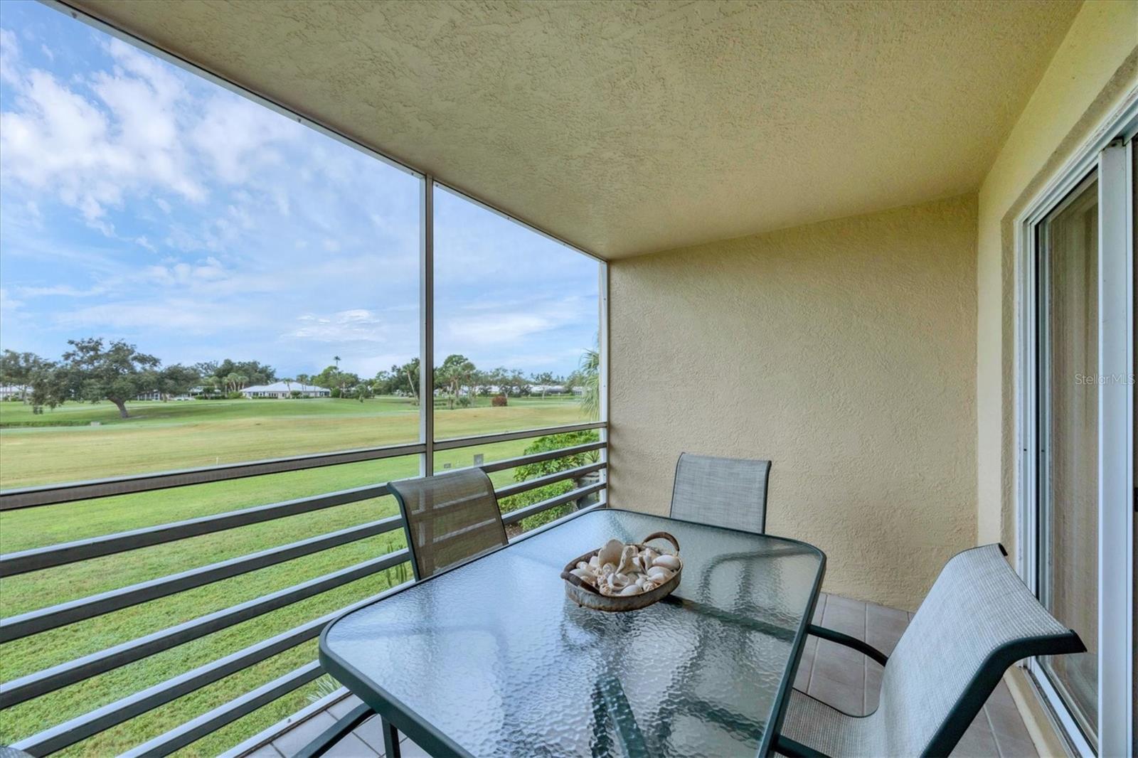 Image 36 of 66 For 823 Wexford Boulevard 823